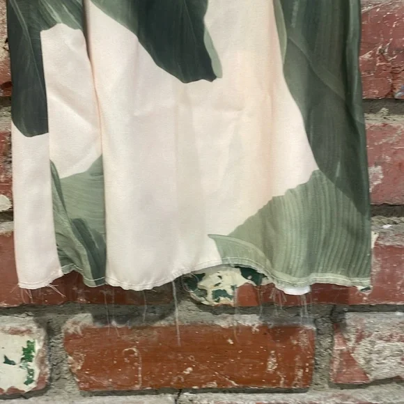 Show me your mumu leaf print Dress - Picture 3 of 3